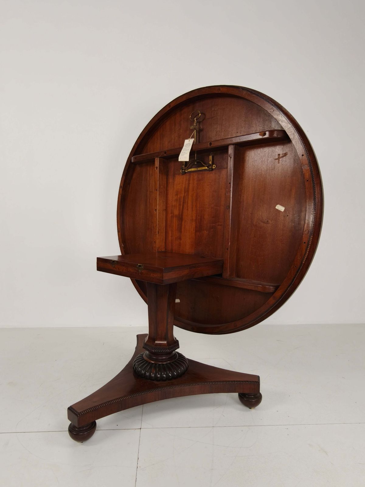 Fine Quality 19th Century William IV Rosewood Breakfast Tilt Top Table – C.1820 photo vinterior