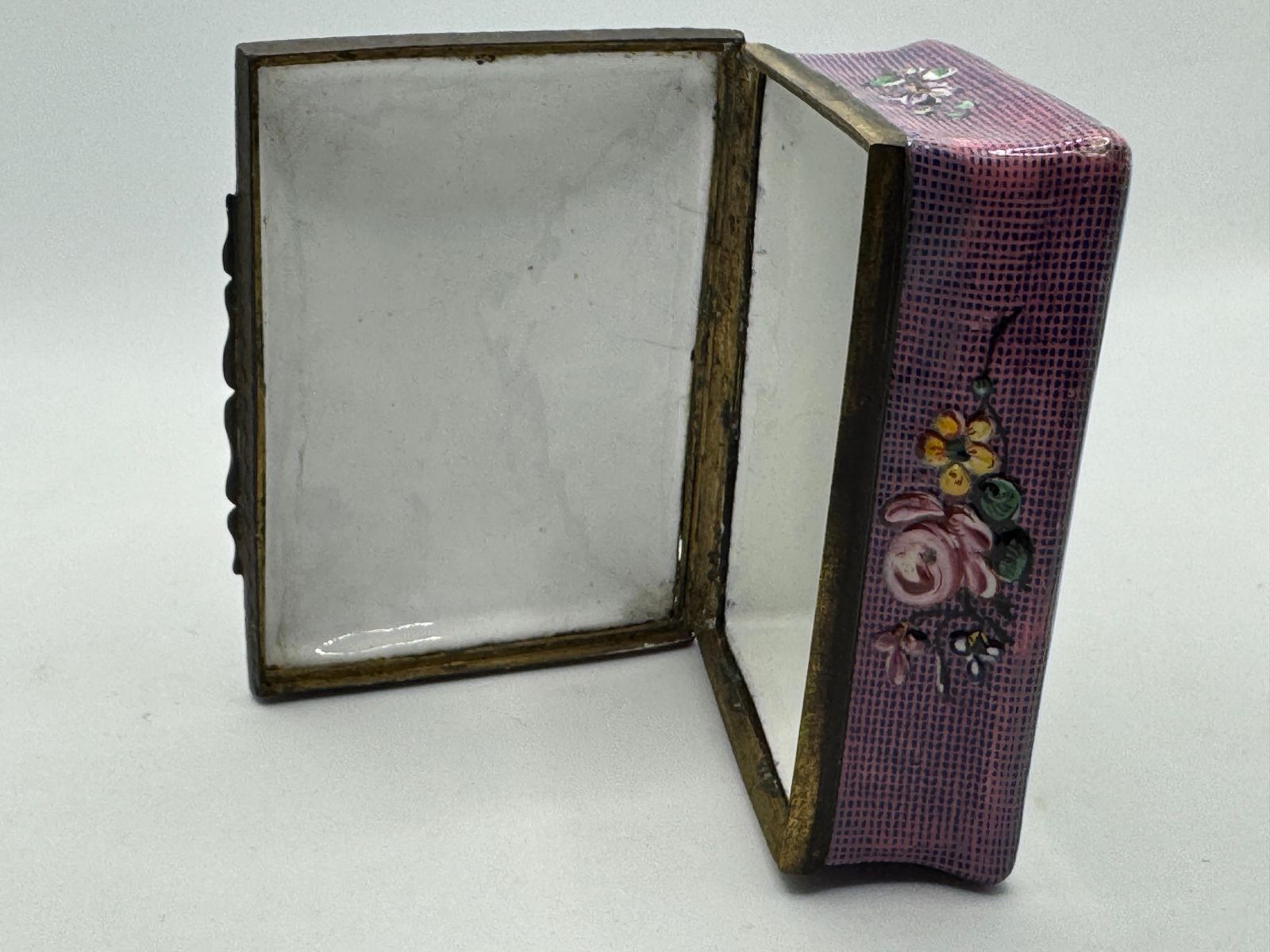 photo vinterior 18th Century Bilston Enamel Rectangular Patch / Snuff Box Circa 1775