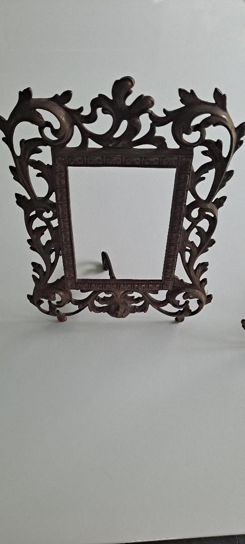 photo vinterior Pair Victorian Brass Easel Back Picture Frames, Absolutely Stunning