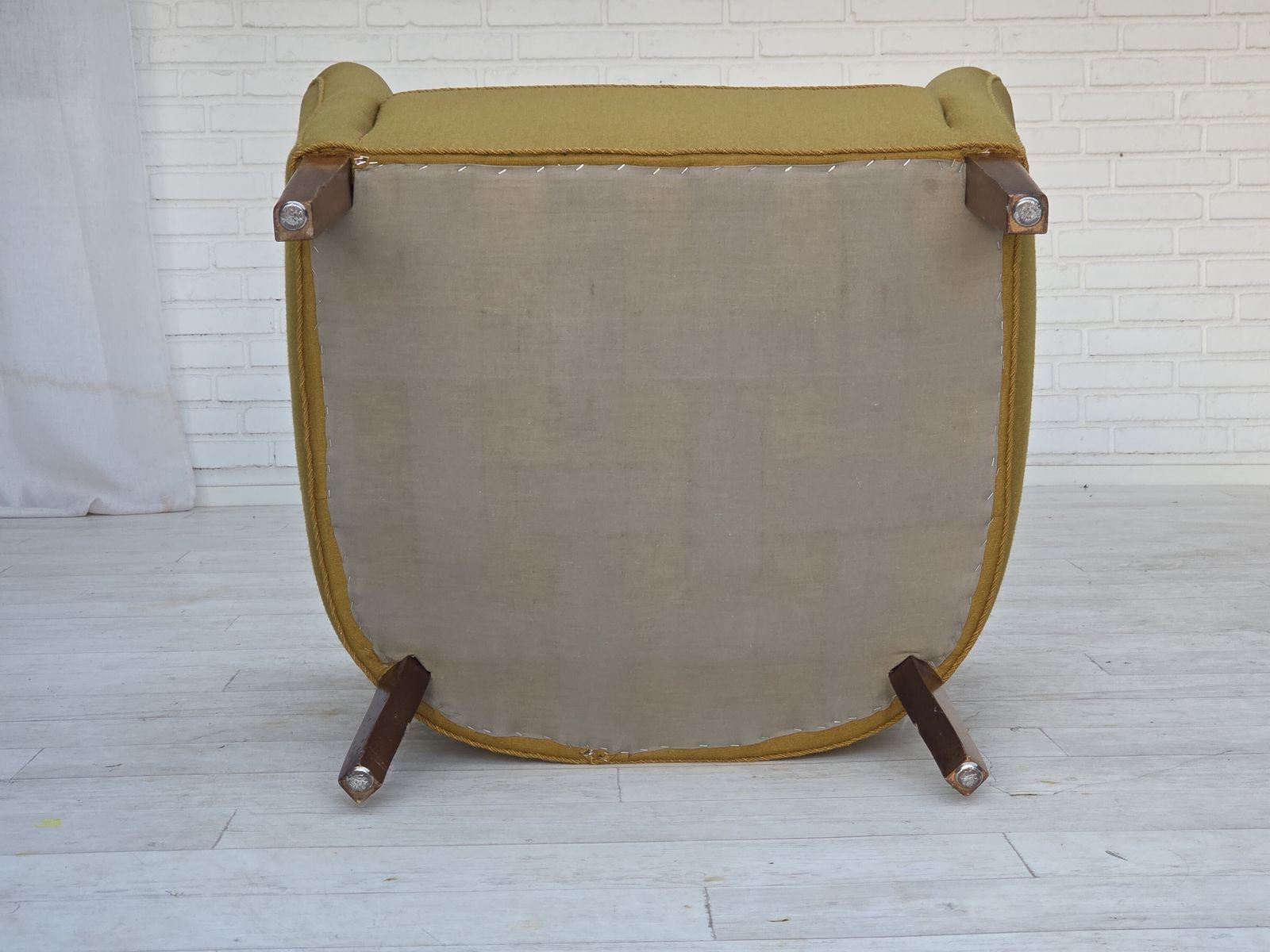 photo vintage 1960s, Pair Of Danish Armchairs, Green Furniture Wool, Ash Wood Legs.