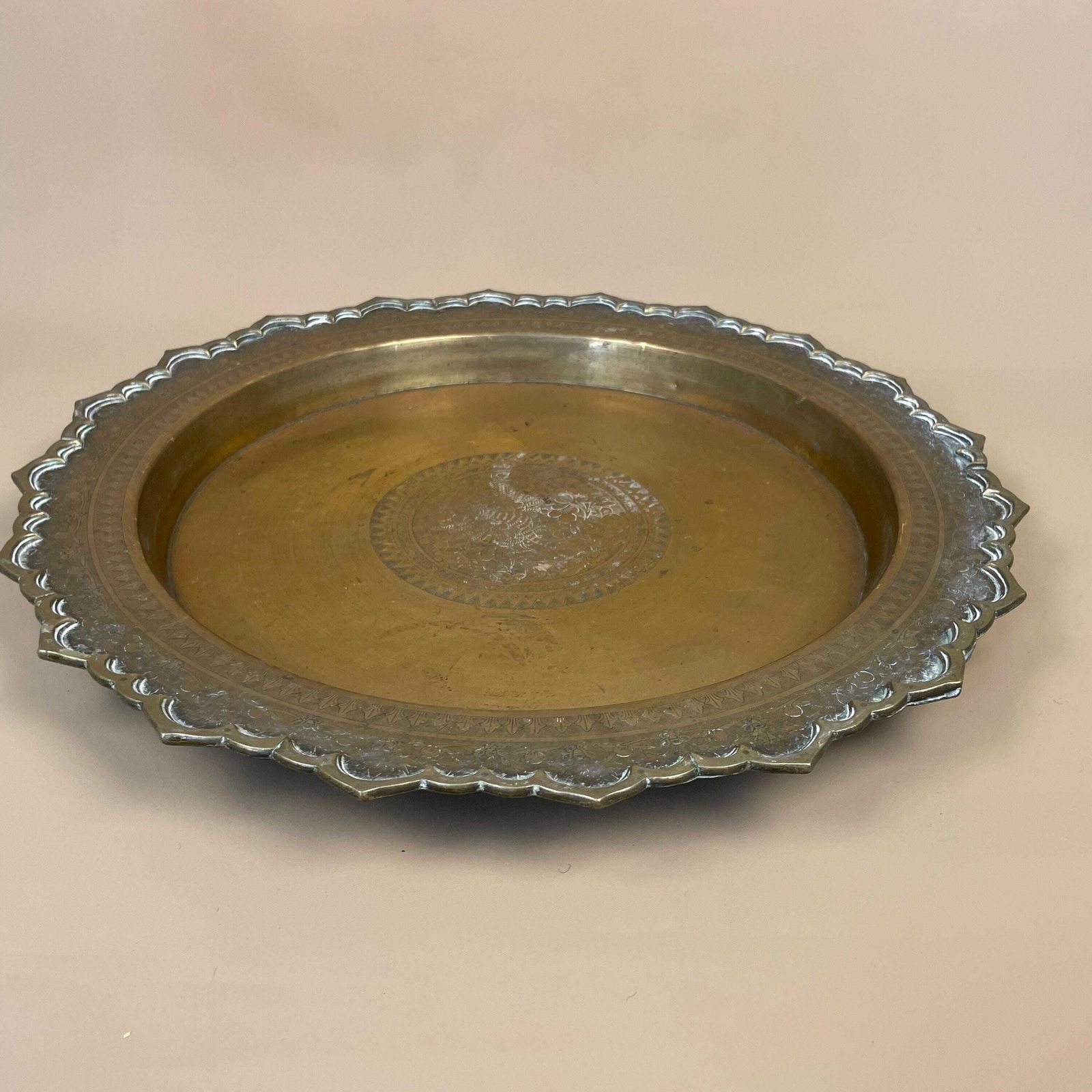 Antique Metal Gold Indian Patterned Brass Tray 42cm Plate Asian Handmade Etched Intricate Decorative Pattern Bird Scallop Art Round Vintage photo vinterior