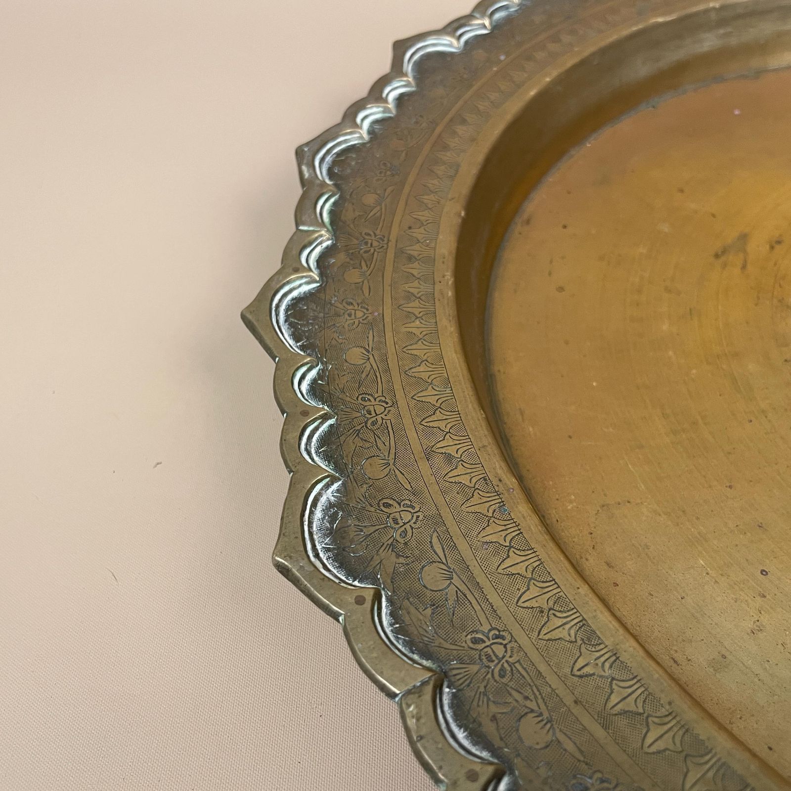Antique Metal Gold Indian Patterned Brass Tray 42cm Plate Asian Handmade Etched Intricate Decorative Pattern Bird Scallop Art Round Vintage photo vintage
