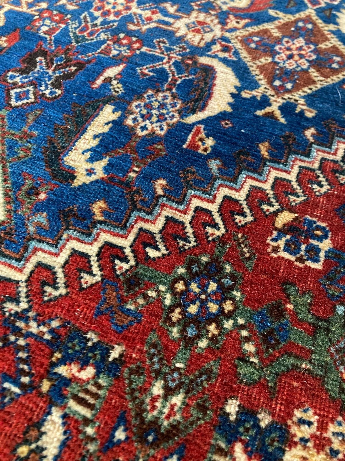 photo furniture Antique Qashqai Rug 2.62m X 1.57m