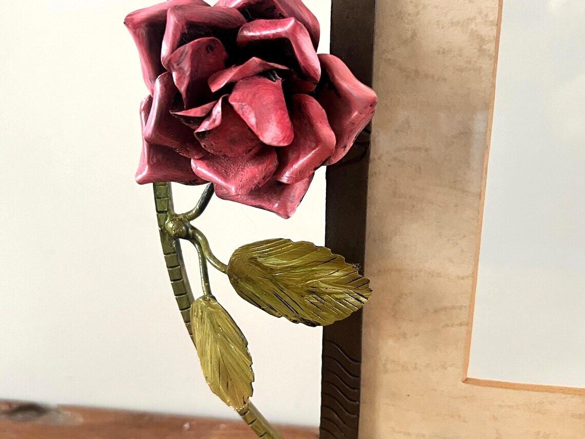 Rare Art Nouveau Style Picture Frame  Bronze Patina Rose And Vine Metal Photo Frame European Antique Iron Floral Stand Frame photo vinterior