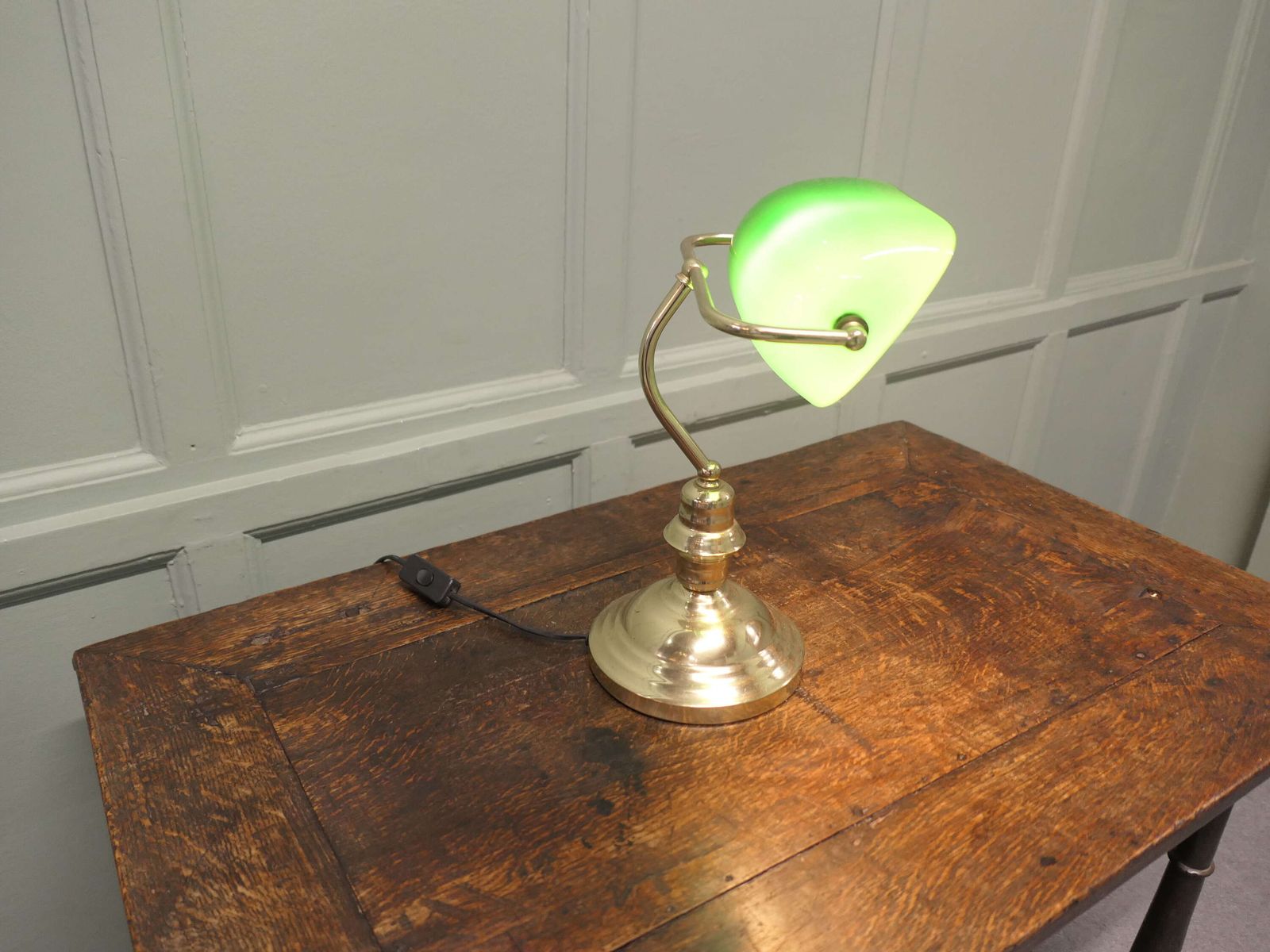 Brass And Green Glass Banker’s Desk Lamp photo vinterior