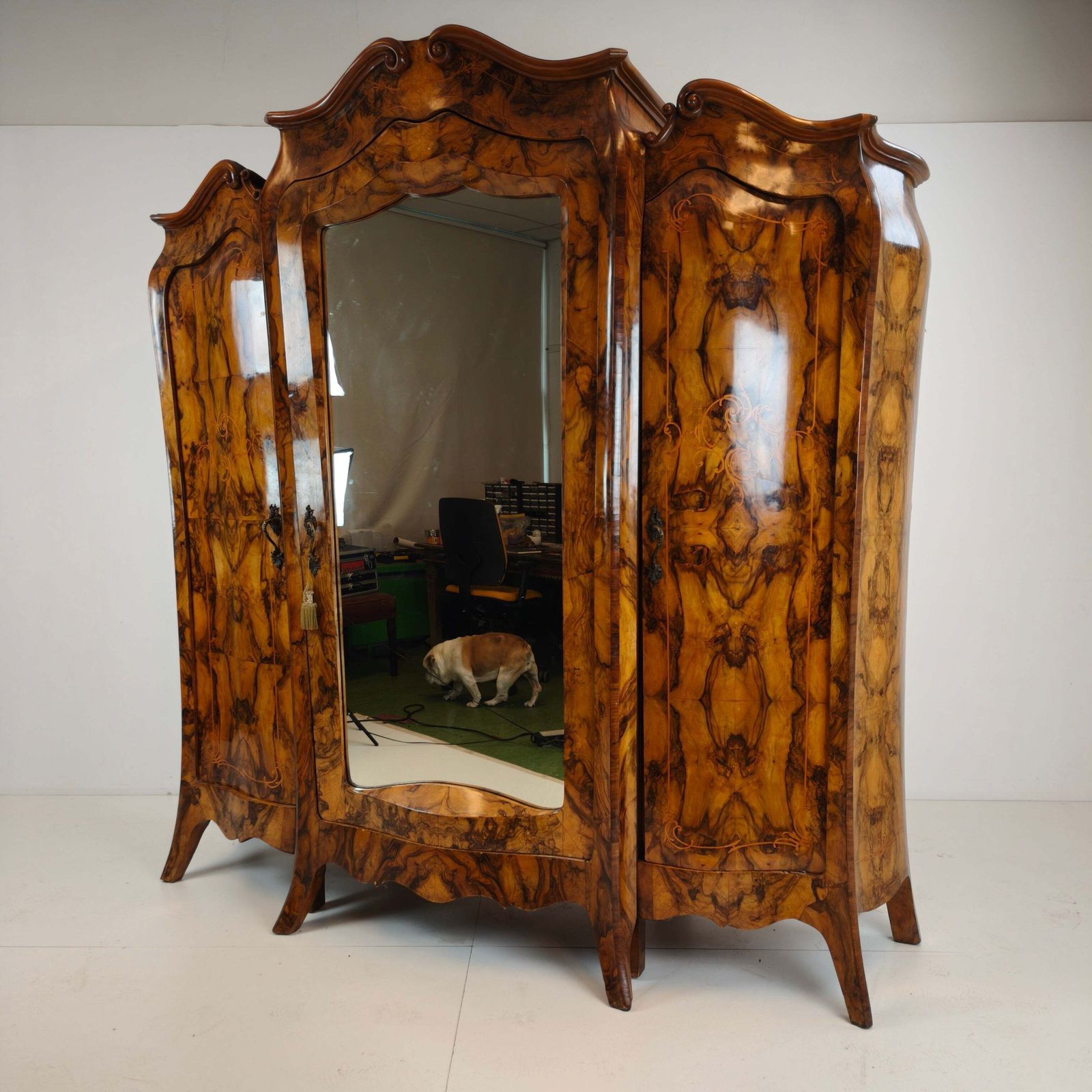 Large Antique Italian Armoire / Wardrobe – Burl Walnut, Bombé Shape photo vinterior