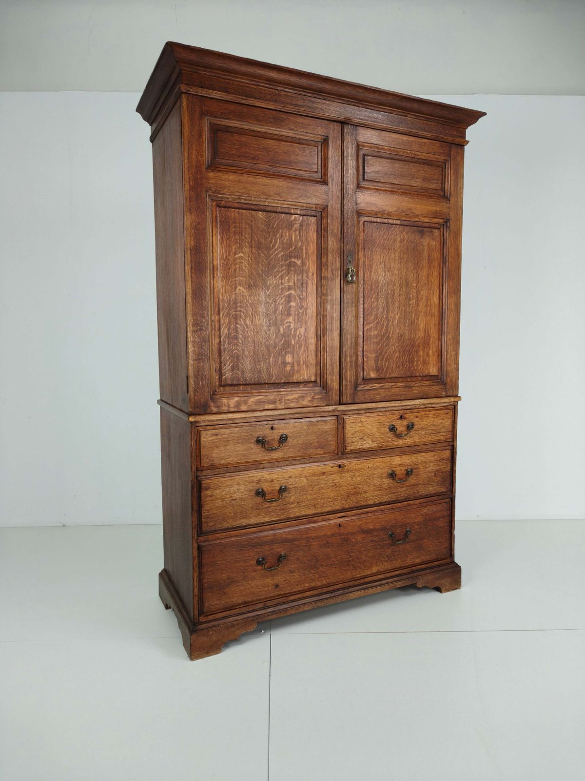 Antique Howard & Son’s Berners Street Linen Press – Light Oak, 19th Century photo furniture