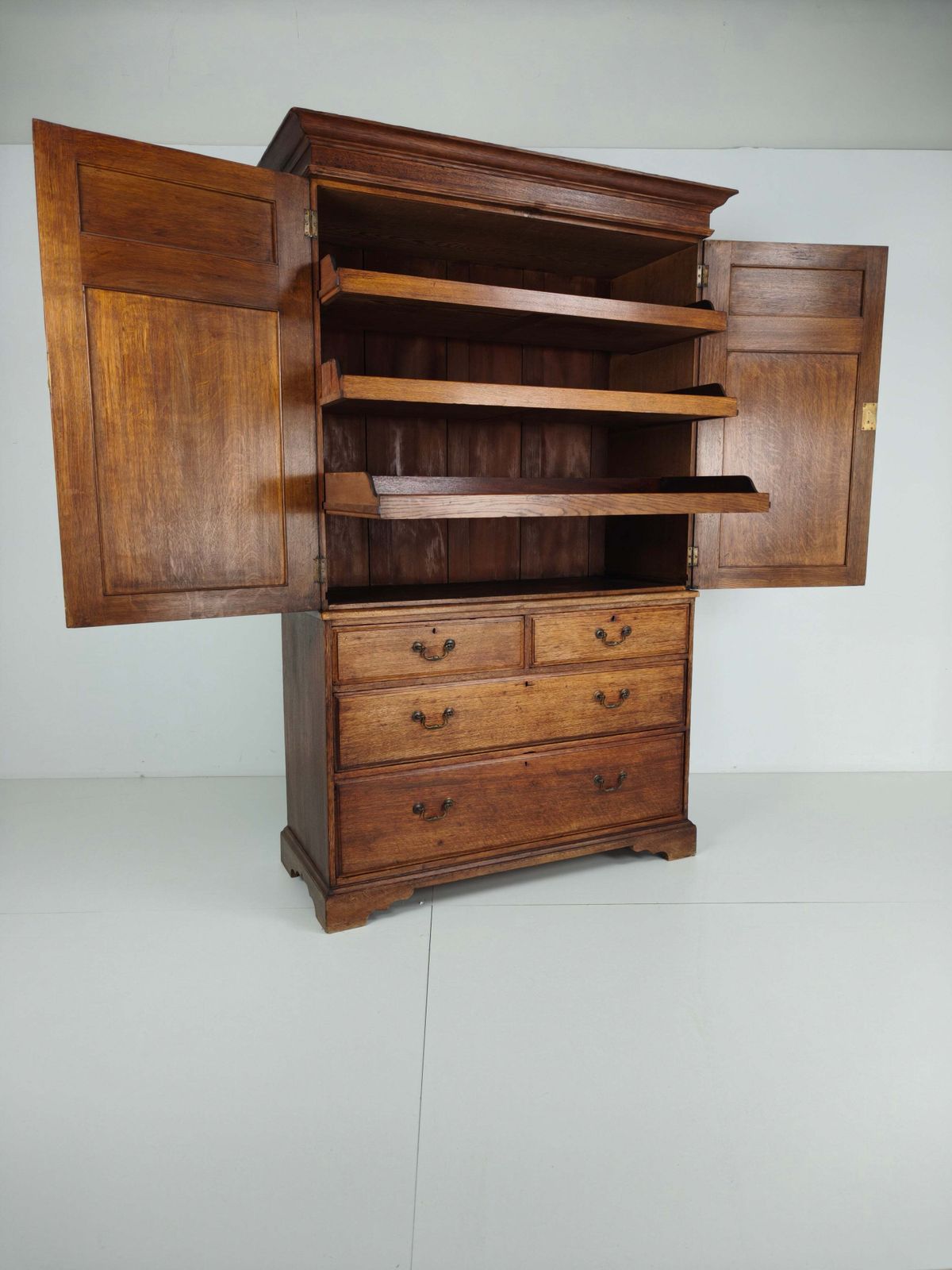 Antique Howard & Son’s Berners Street Linen Press – Light Oak, 19th Century photo for sale