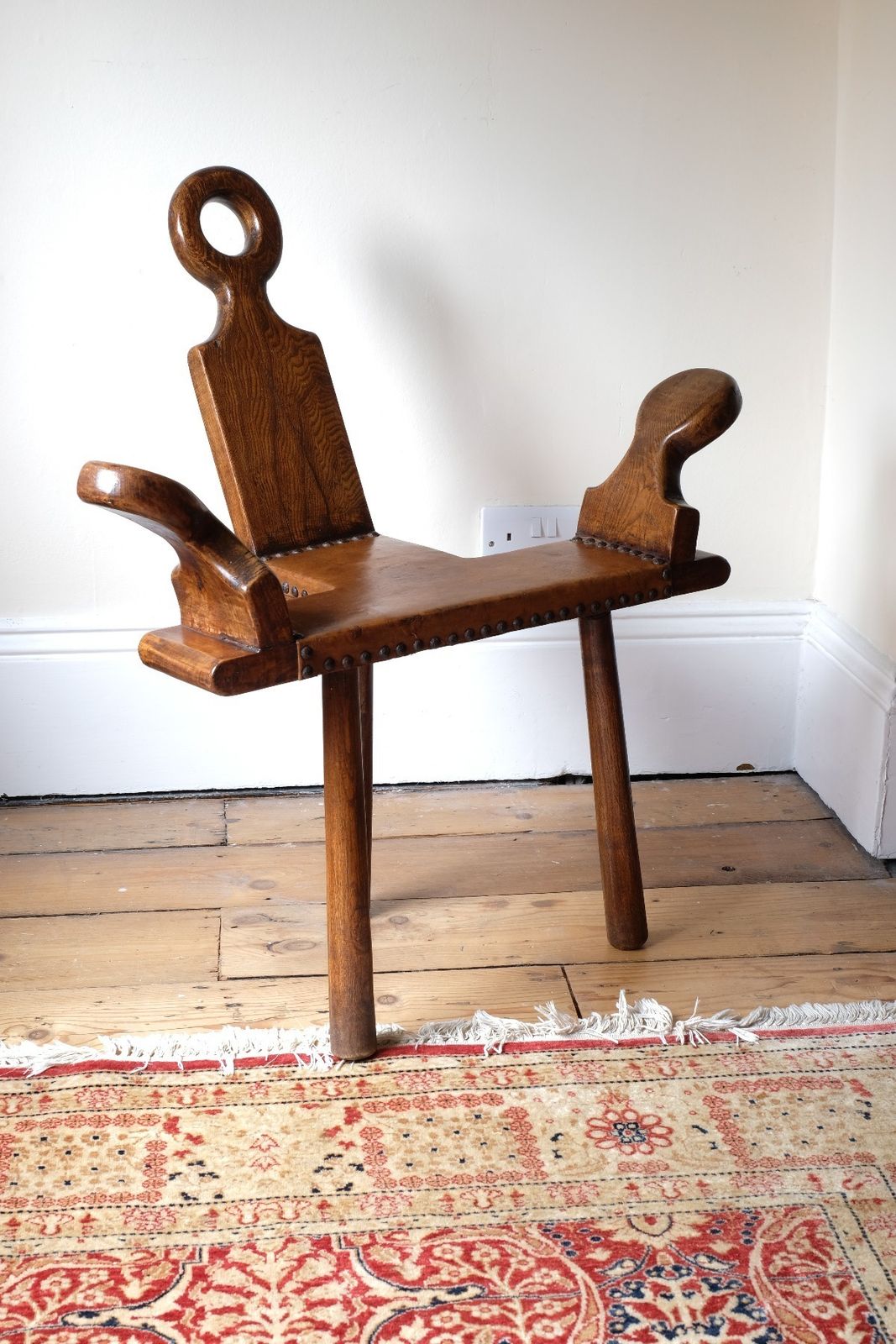 1950s Spanish Brutalist Elm And Leather Chair – Primitive Sculptural Design photo furniture