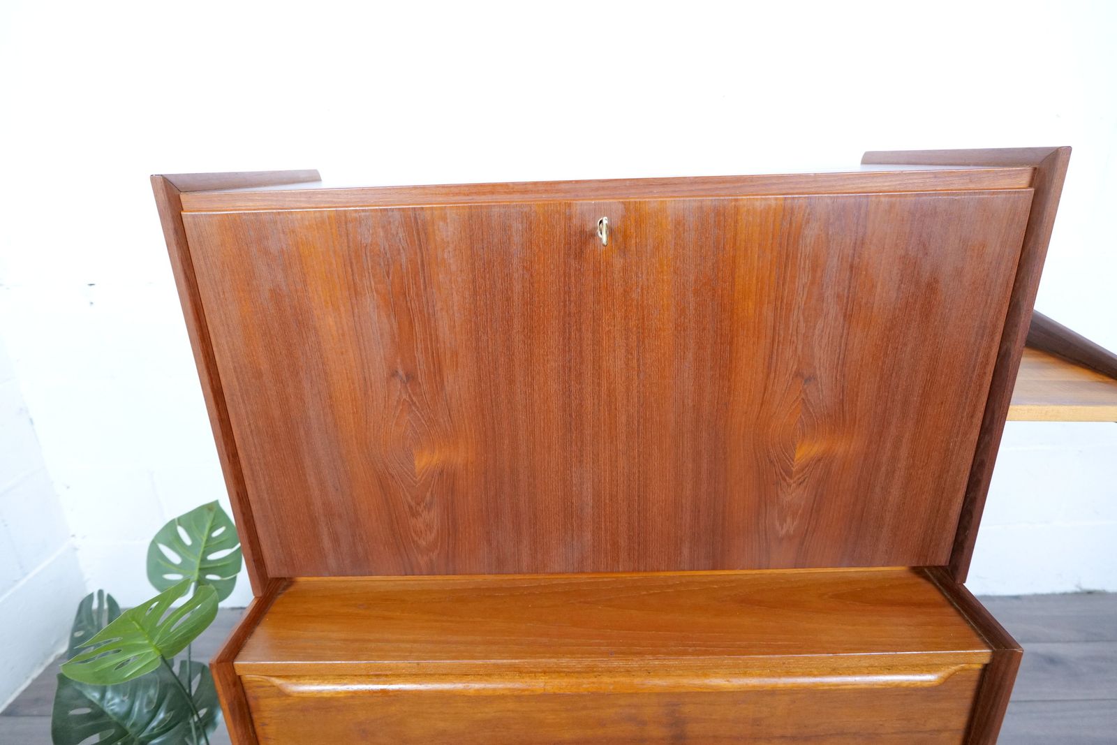 photo furniture Scandinavian Teak Bureau & Chest Of Drawers