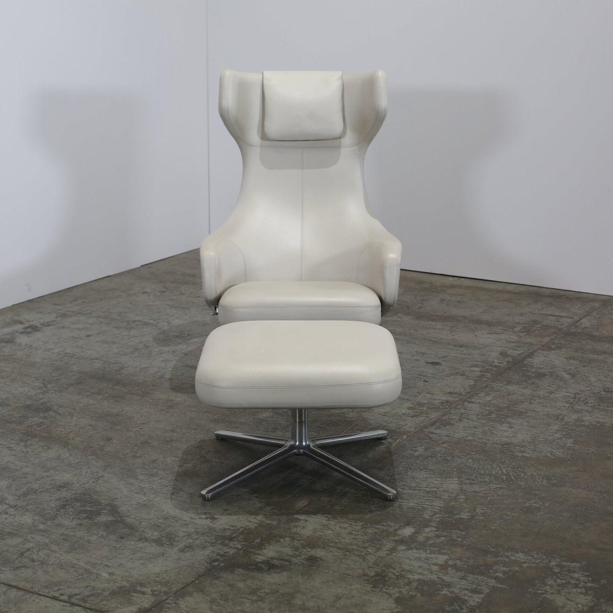 photo furniture Vitra Grand Repos Lounge Chair & Footstool