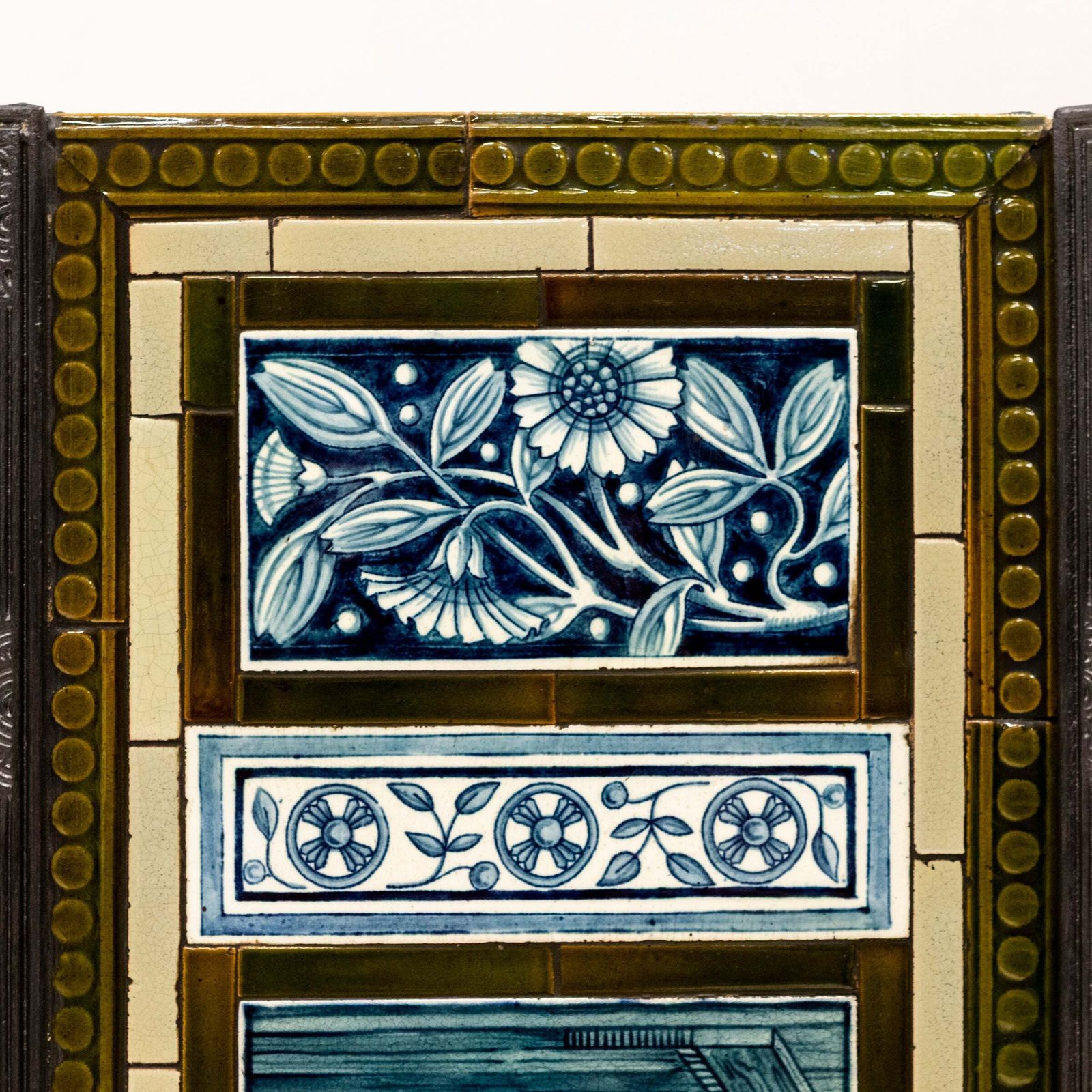 photo vintage Antique Cast Iron Thomas Jeckyll Insert With William Morris Tiles