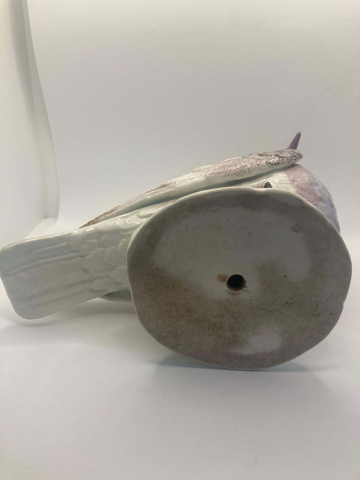 500.0 20th Century Porcelain Figure Of A Dove photo
