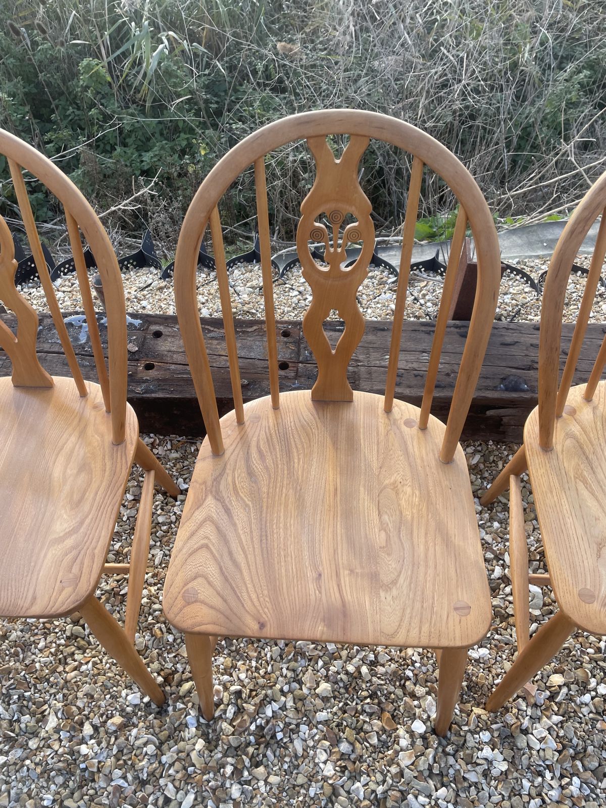 photo vinterior Set Of 4 Ercol Fleur De Lis Pattern Dining Chairs