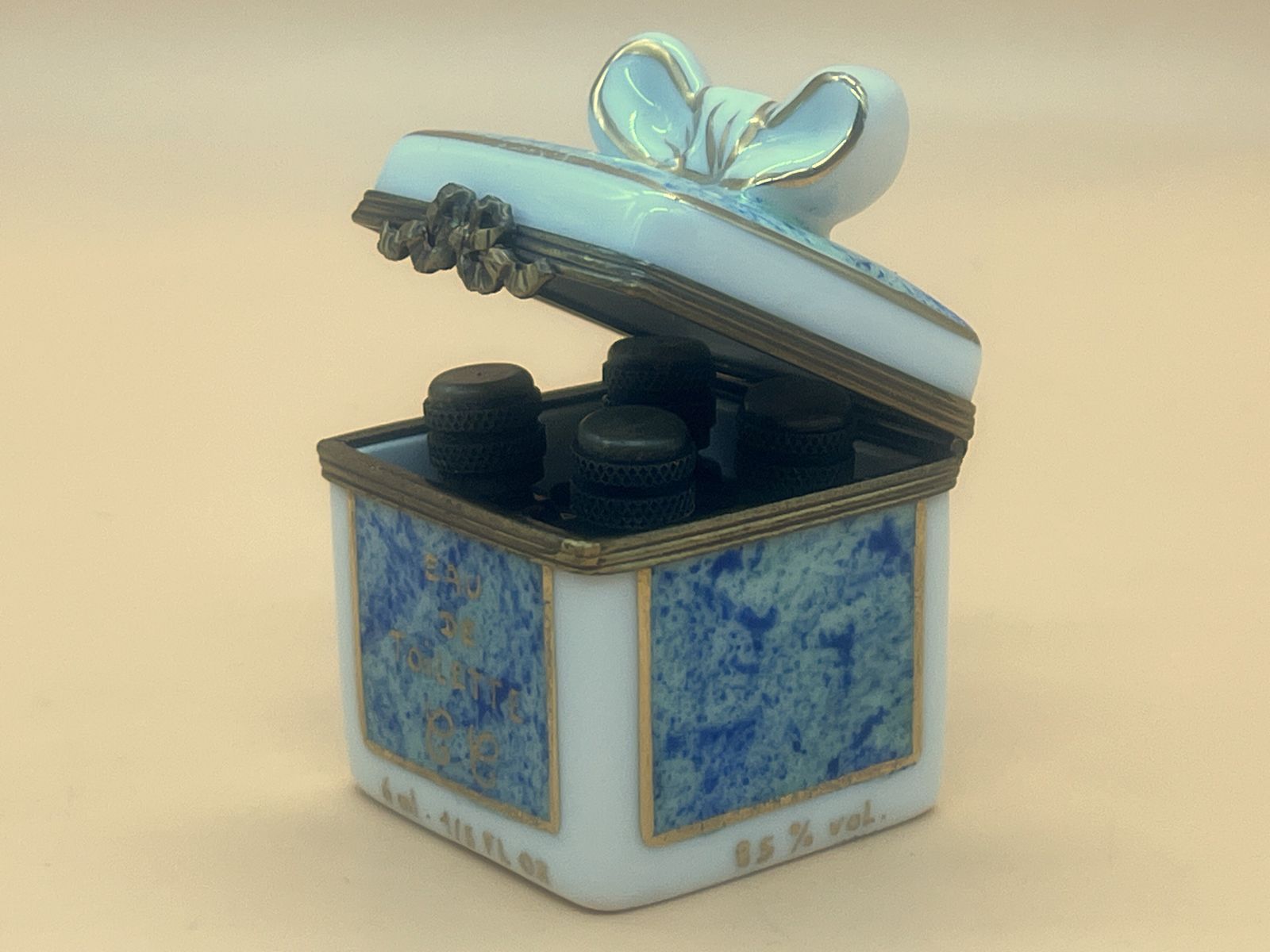 Limoges Porcelain Hand Painted Trinket Box With 4 Internal Glass Perfume Bottles. photo for sale