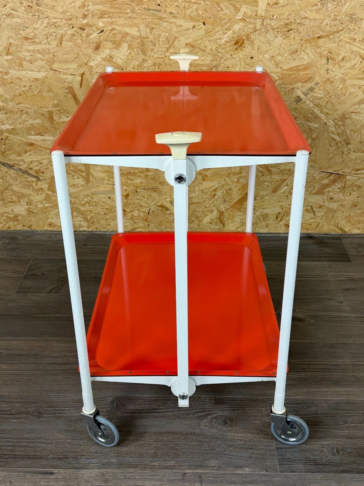 photo vinterior 60s 70s Serving Trolley Dinette Side Table Orange Space Age Design