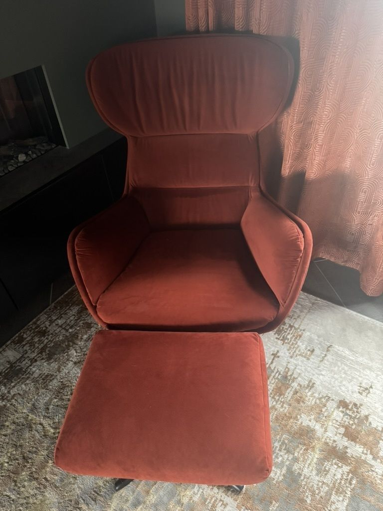 Boconcept Reno Armchair With Swivel Function And Matching Footstool In Burnt Orange / Terracotta photo 1500.0