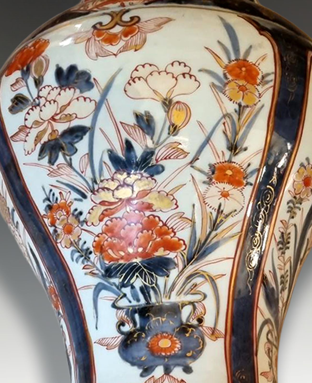 Japanese Early Edo Arita Imari Lidded Vase. Rare Shape C1700 42cm W/Stand H. photo buy