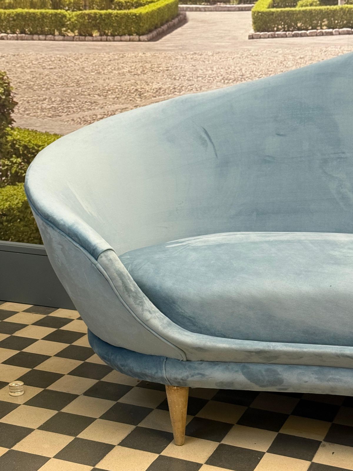 Cesare Lacca Curved Sofa, 1950s, Mid Century Wooden Cone Shaped Feet photo vinterior