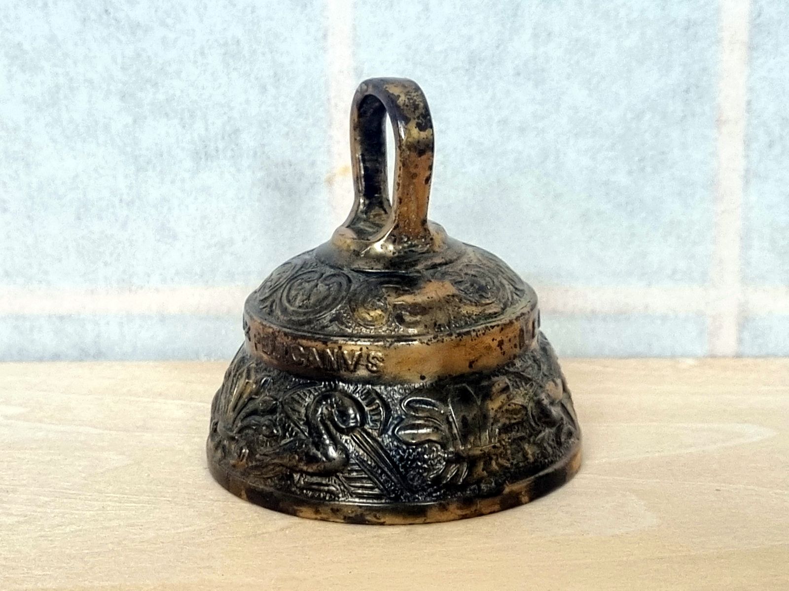Antique Brass Church Bell, Sanctuary Altar Hand Bell, Latin Motto Relief, 1930s, Tarnished Patina photo vinterior