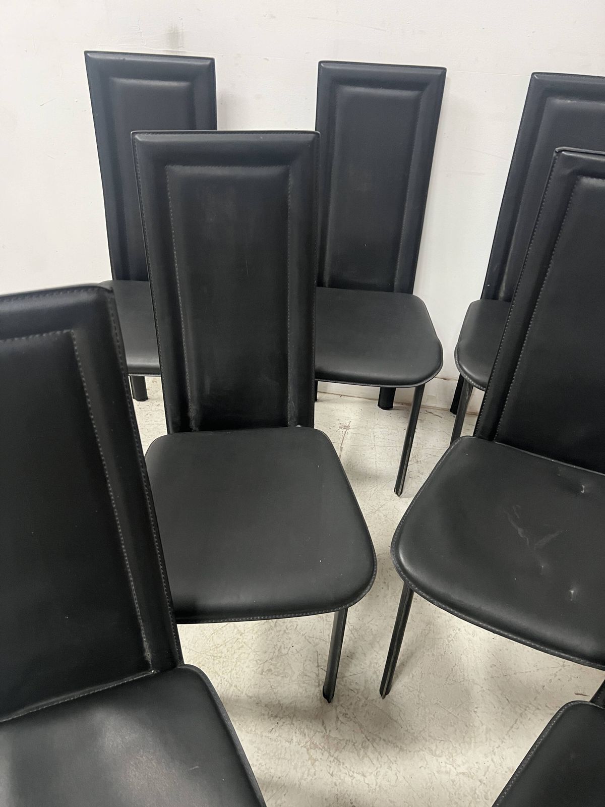 1226.55 Set Of Eight Designer Chairs In Black Leather From The 20th Century photo