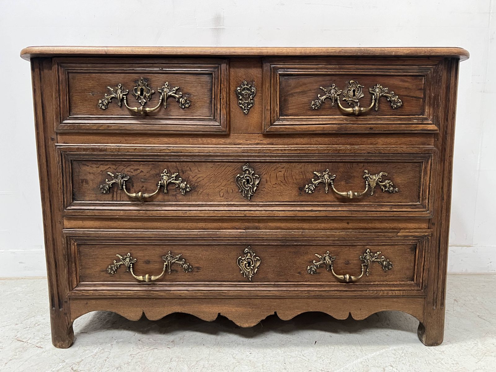 photo vintage Page 1 Of 16 Louis XIV Style Chest Of Drawers In Solid Oak, 18th Century