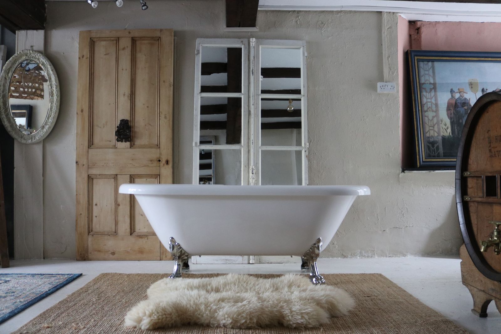 photo buy Stylish Acrylic Modern Roll Top Bath With Silver Ball And Claw Feet