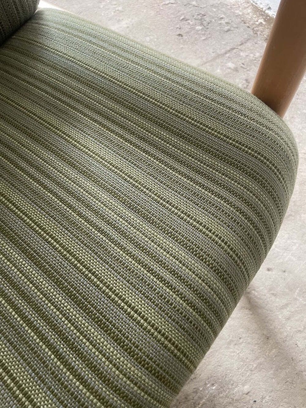 photo buy Scandinavische fauteuil met hoge rug