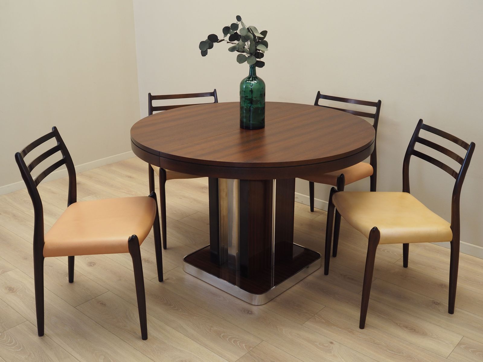 Round Mahogany Table, Italian Design, 1970s, Production: Italy photo Furniture