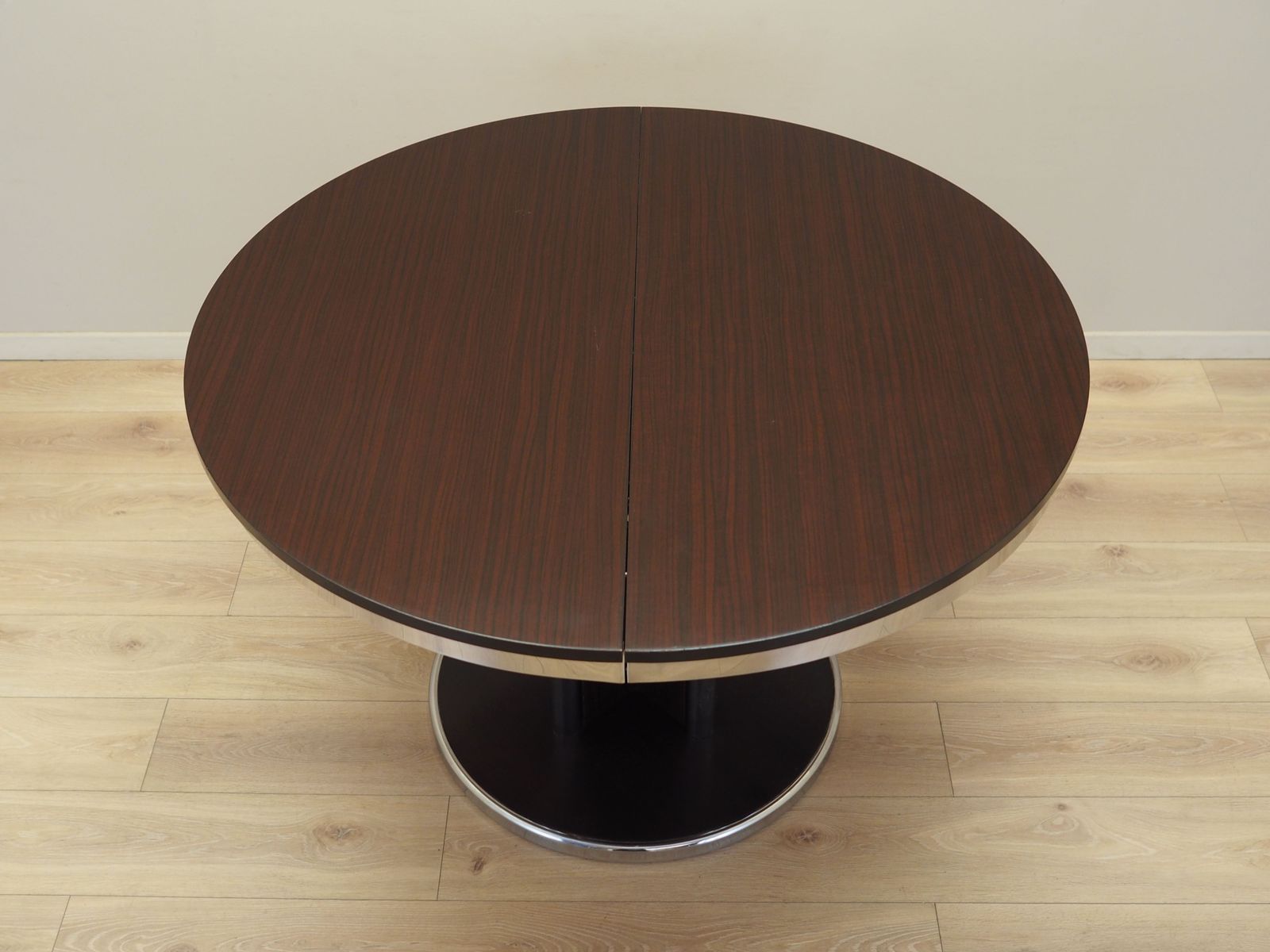Round Table, Italian Design, 1970s, Production: Italy photo 1759.0