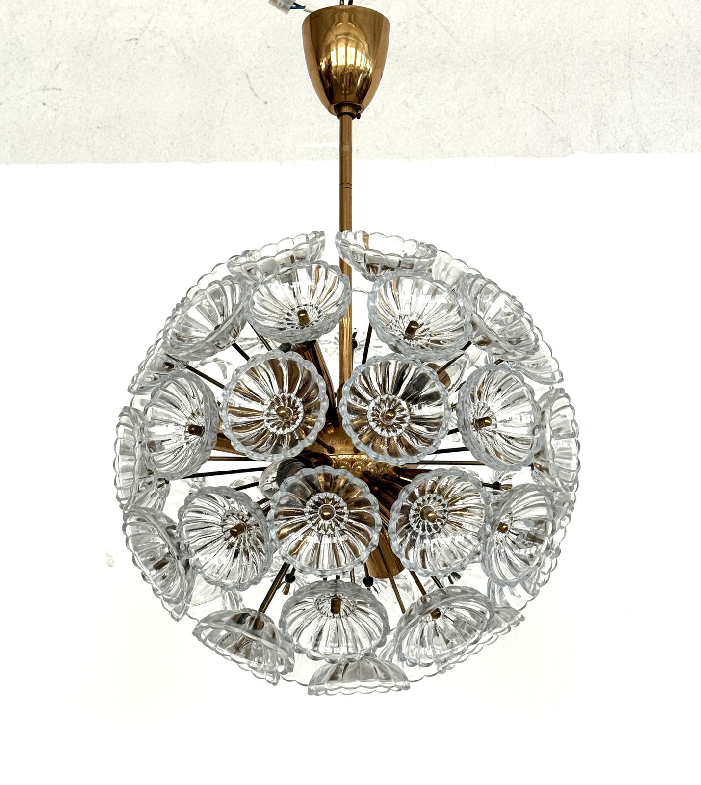 Midcentury Sputnik 'Dandelion' Chandelier Glass Flowers & Brass, Germany 1960