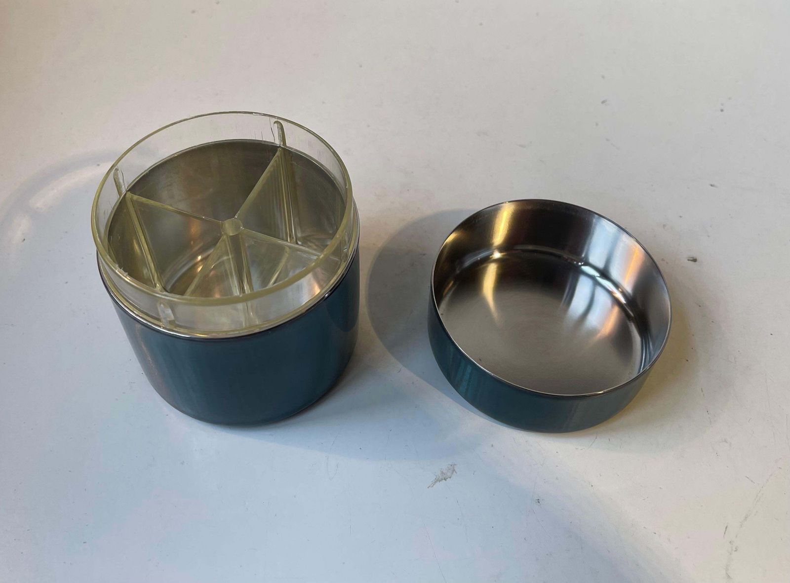 Vintage Cigarette Dispenser   Ashtray In Green Enamel By Grete Prytz Kittelsen photo vinterior