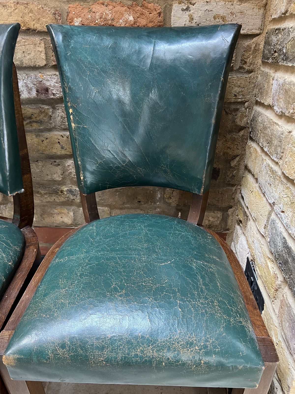 photo vintage Teal Leather Dining Room Chairs