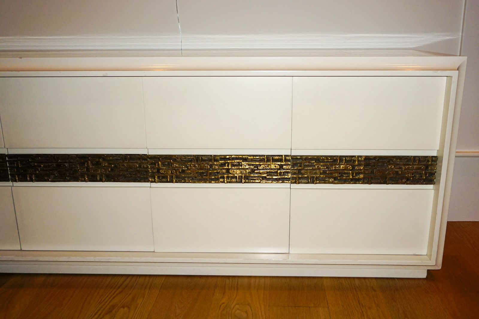 Laquered White Sideboard With Brass Details By Luciano Frigerio Di Desio, 1995 photo furniture