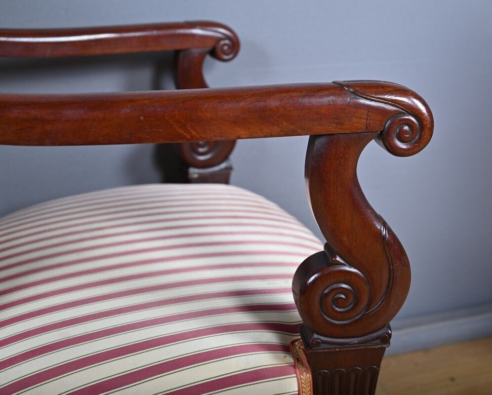 photo for sale Pair Of Armchairs In Solid Cuban Mahogany, Restoration Period – Early 19th Century