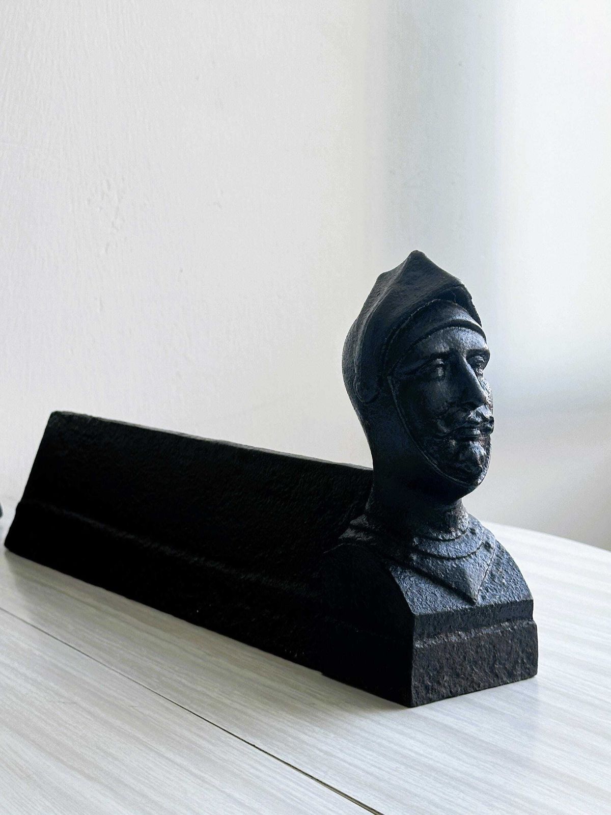 Paire de chenets d'époque en fonte, bustes militaires, XIXe siècle, accessoires de cheminée, décoration de maison de campagne, objet intemporel photo Éléments architecturaux