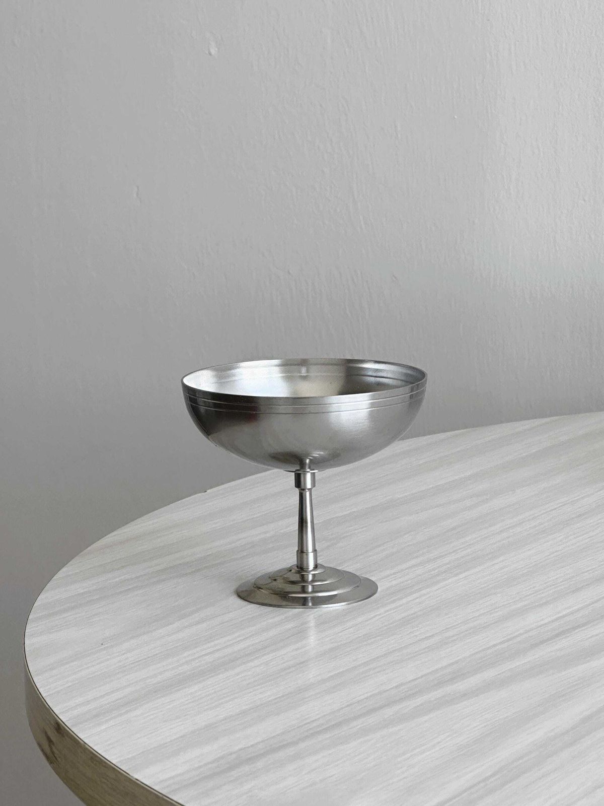 6 grands bols sur pied en acier inoxydable, style Letang Remy, fabrication française, art de la table en métal, bols en inox, service à dessert, idée cadeau photo for sale