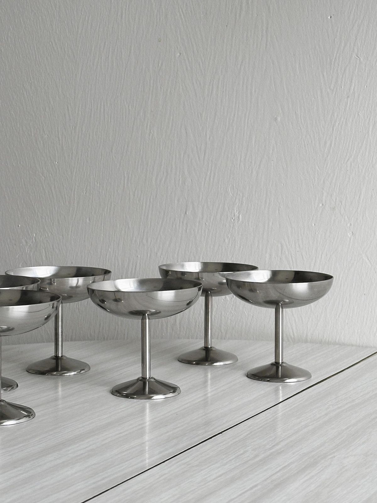 6 coupes à dessert sur pied Letang Remy, finition mate et brillante, art de la table rétro élégant pour glaces, fruits ou brunch raffiné photo for sale