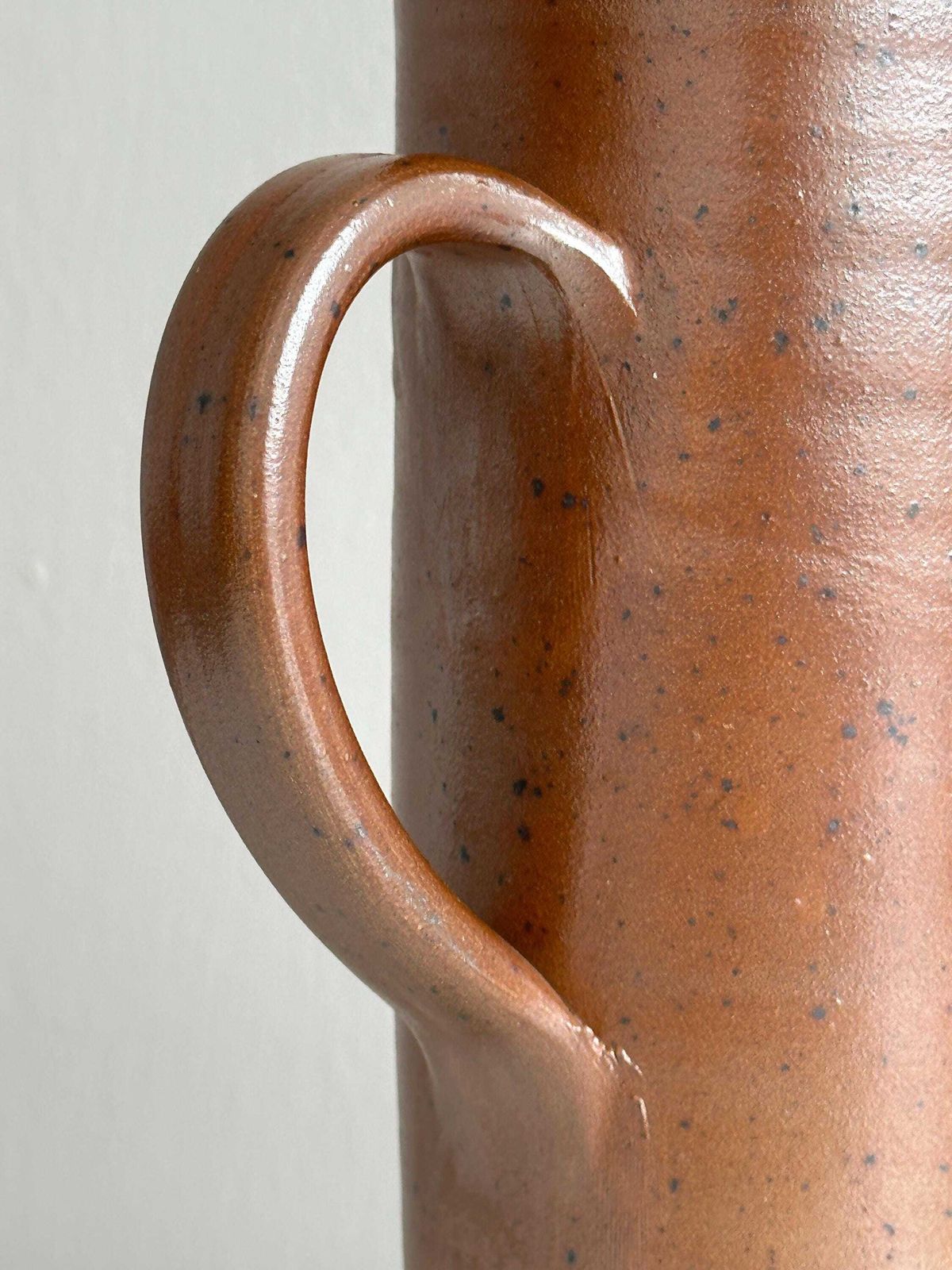 Grote handgemaakte gevlekte stoneware kan, handgemaakt, landelijke keuken, gebruikskeramiek, traditioneel aardewerk, rustiek cottage, cadeau photo Woonaccessoires