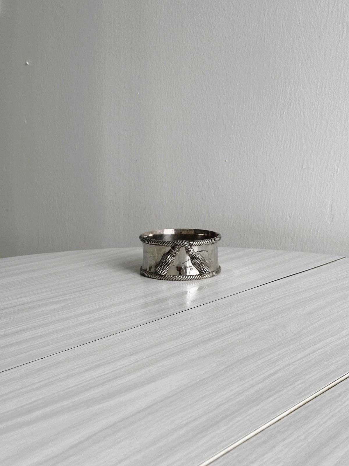 Antique Silver Metal Bottle Holder, Chic Decor With Sculpted Knot, Refined Tableware, Elegant Vintage Object, Stylish Gift
