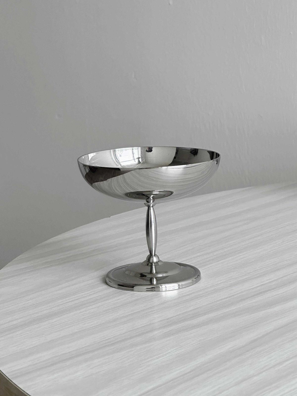 6 coupes sur pied en acier inoxydable, style Letang Remy, fabrication française, art de la table en métal, service à dessert, idée cadeau photo for sale