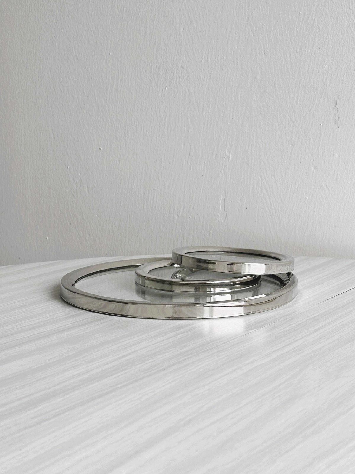 Set Of Trivets And 2 Bottle Coasters In Metal And Glass, Antique Trays, Elegant Presentation For Sweets Or Chic Table