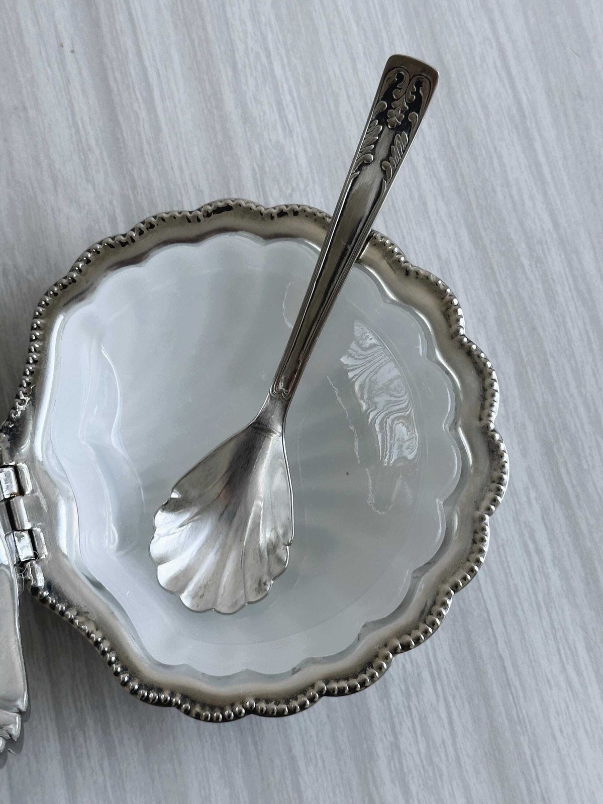 Metal Butter Dish With Lid And Matching Spoon, Caviar Pot, Shell Design, Shiny Metal, Chrome Metal Tableware photo vinterior