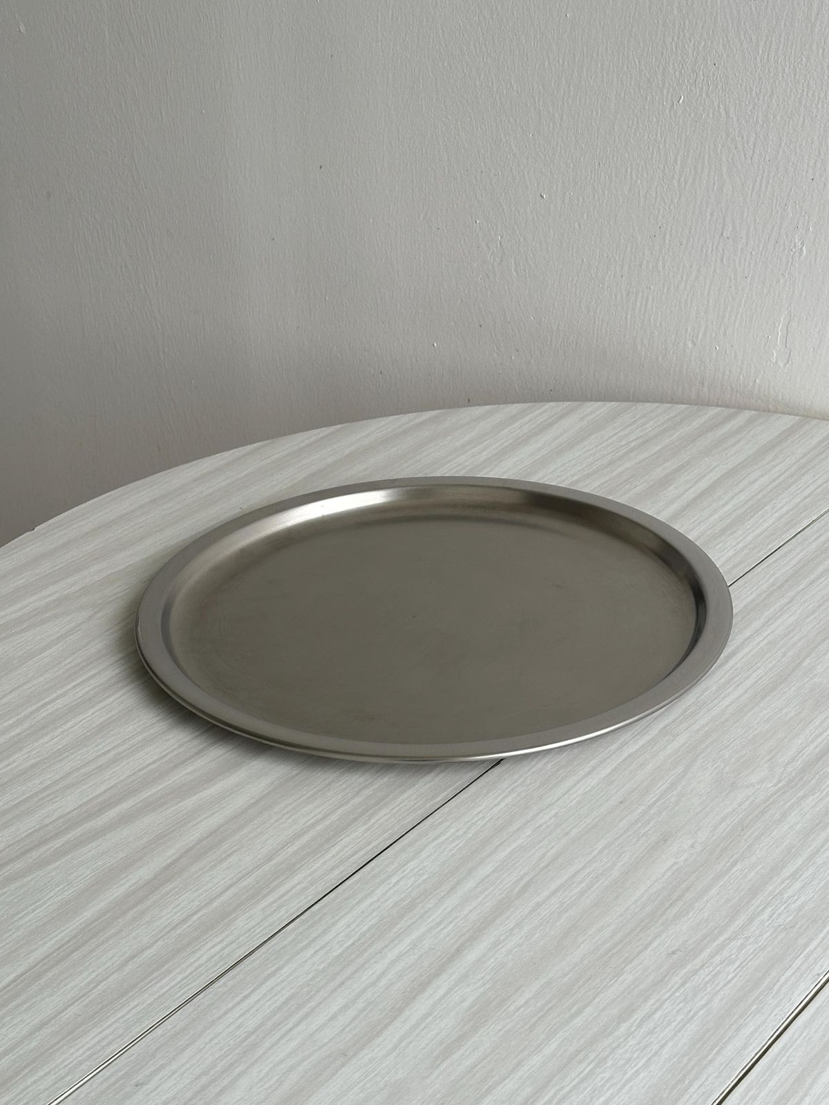 Round Tray In Shiny 18/10 Stainless Steel, Elegant And Robust Serving Tray, Vintage Chic Tableware, Kitchen Decoration photo Home Decor