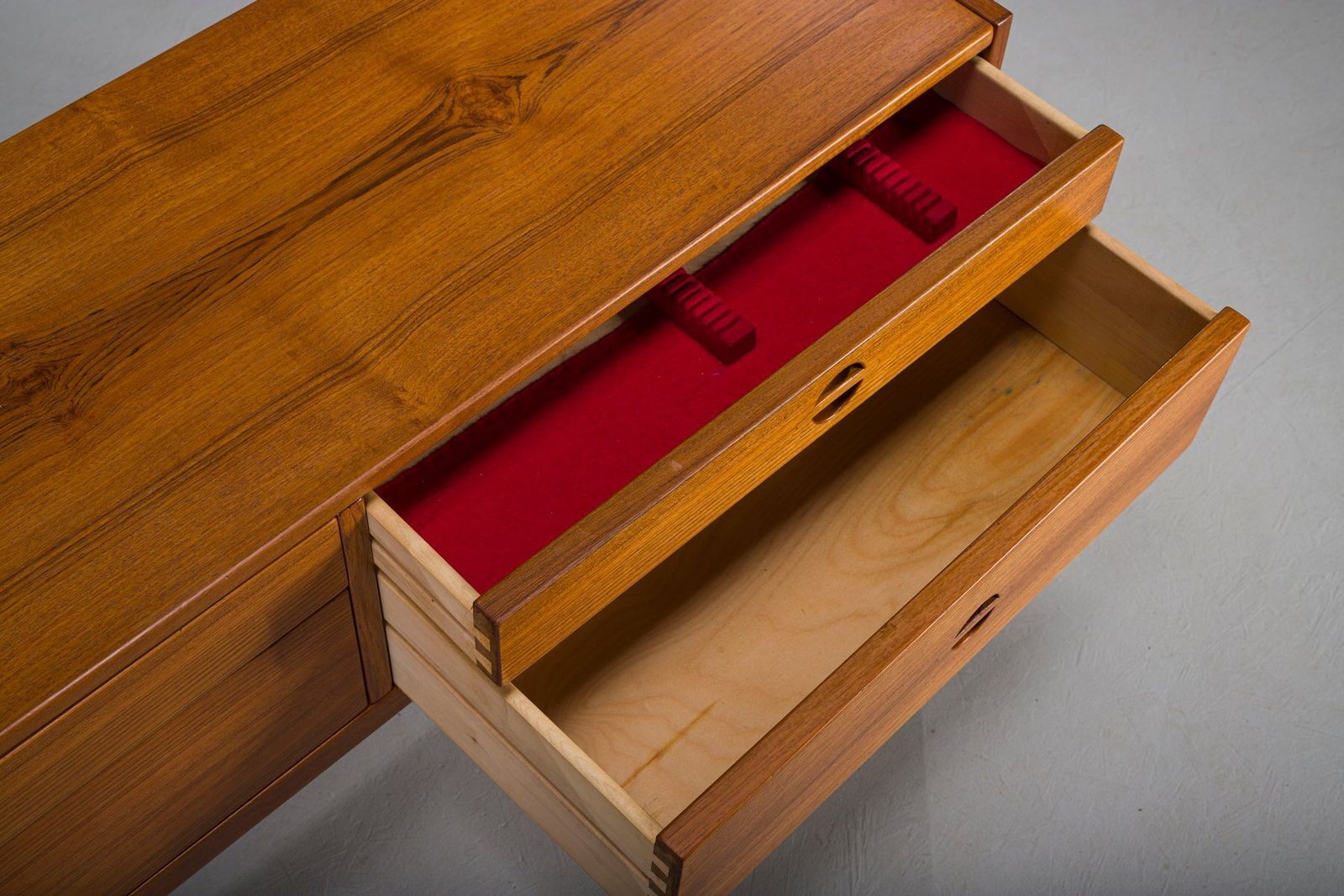 Vintage Danish Model N. 604 Chest In Teak By Aksel Kjersgaard, 1960s photo vinterior