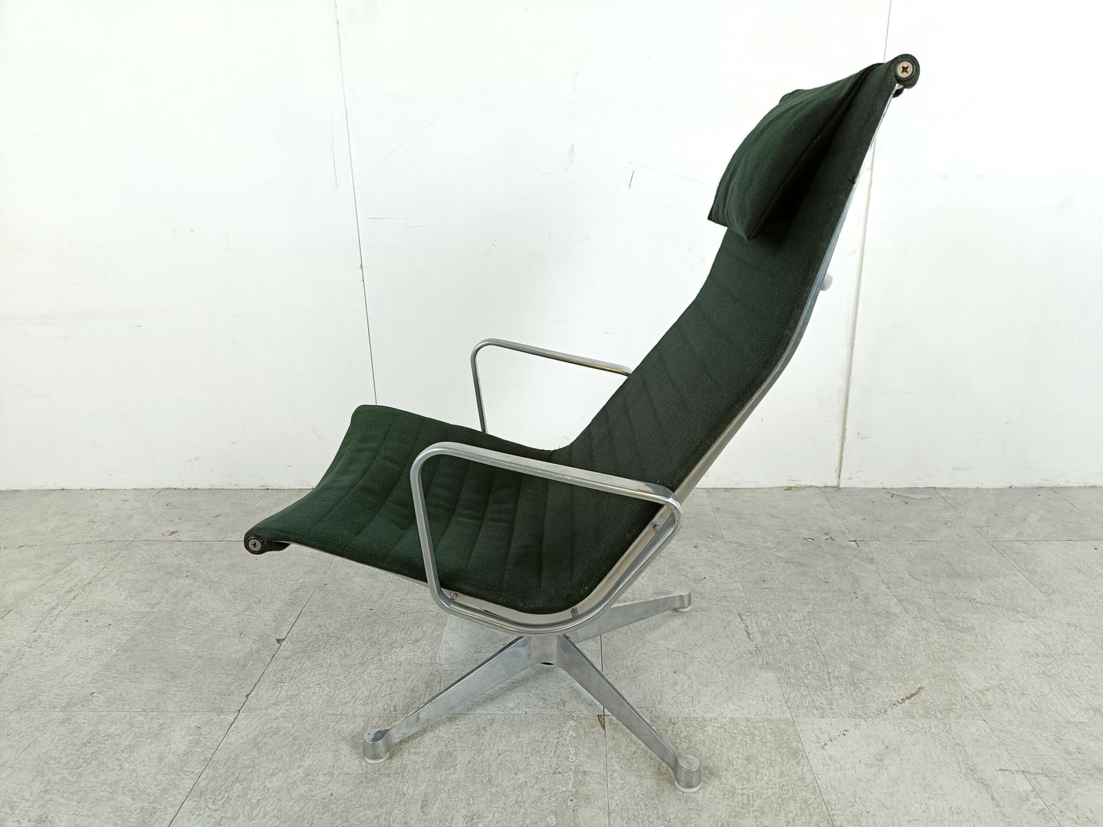 Charles & Ray Eames Ea124 Lounge Chair In Black Fabric, 1970s photo 1595.0
