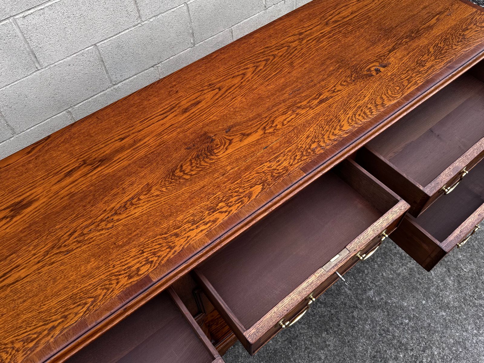 photo furniture A Titchmarsh And Goodwin Style Solid Oak Sideboard Dresser Base Hall Lamp Table