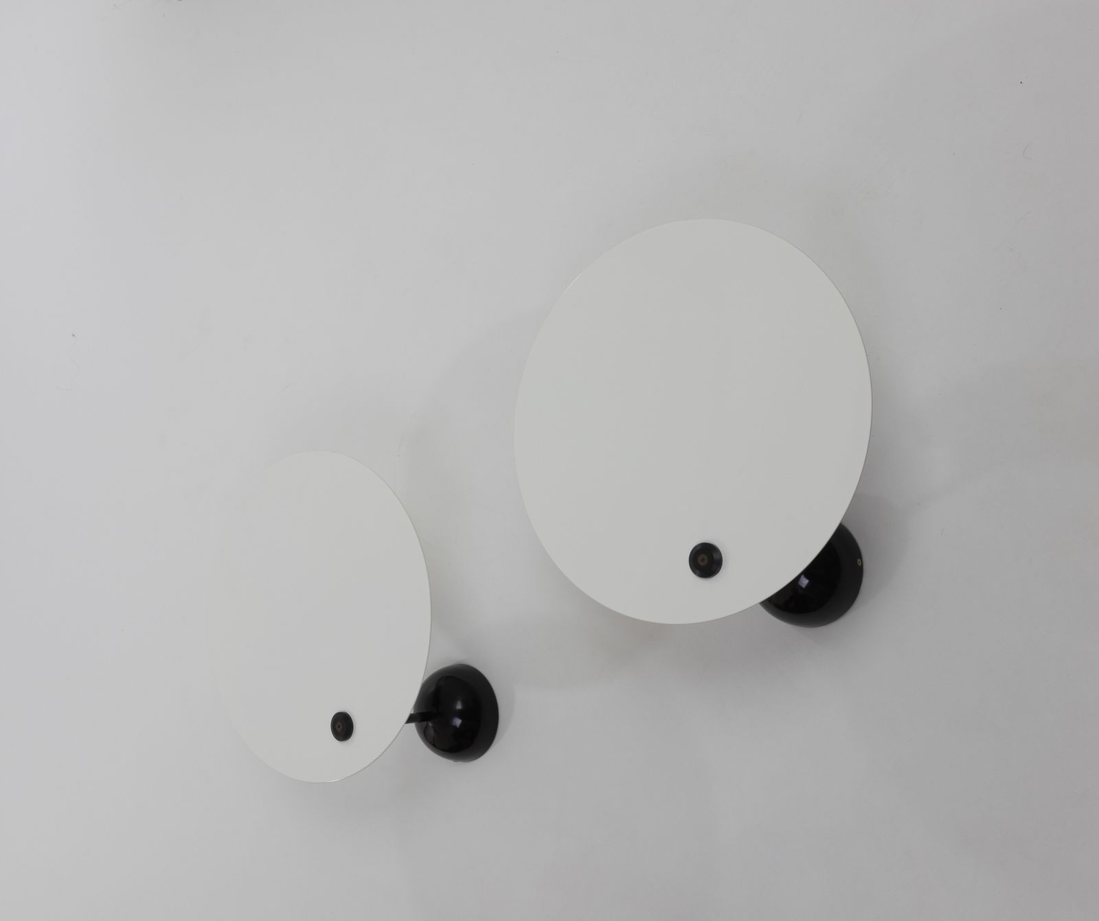 Pair Of Kuta Wall Lamps By Vico Magistretti For O Luce, 1980s photo 1040.0