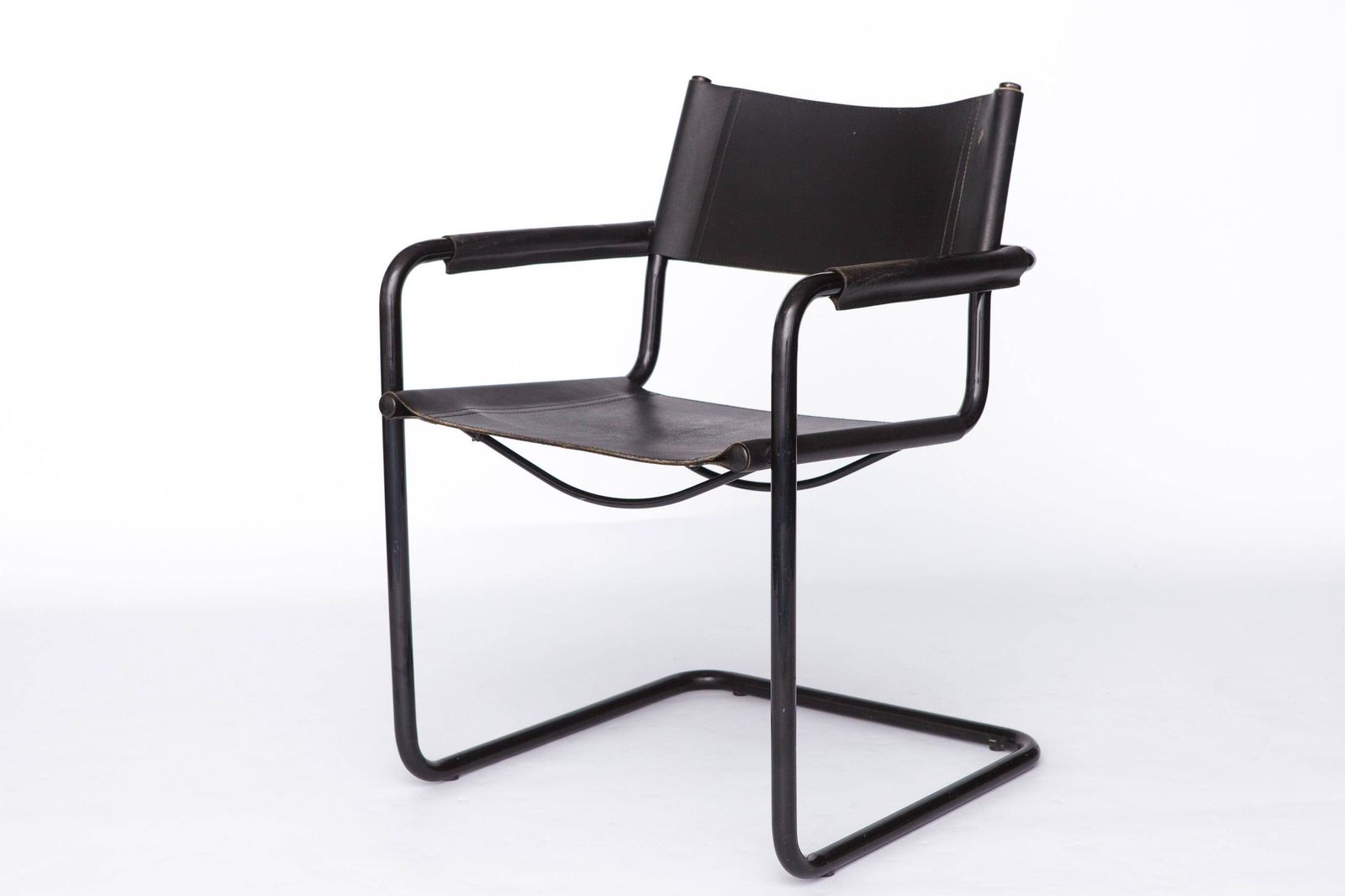 Mid Century Bauhaus Cantilever Chair – Black Leather, Attributed To Mart Stam, 1980s Vintage Modern Design, Metal Frame photo Furniture