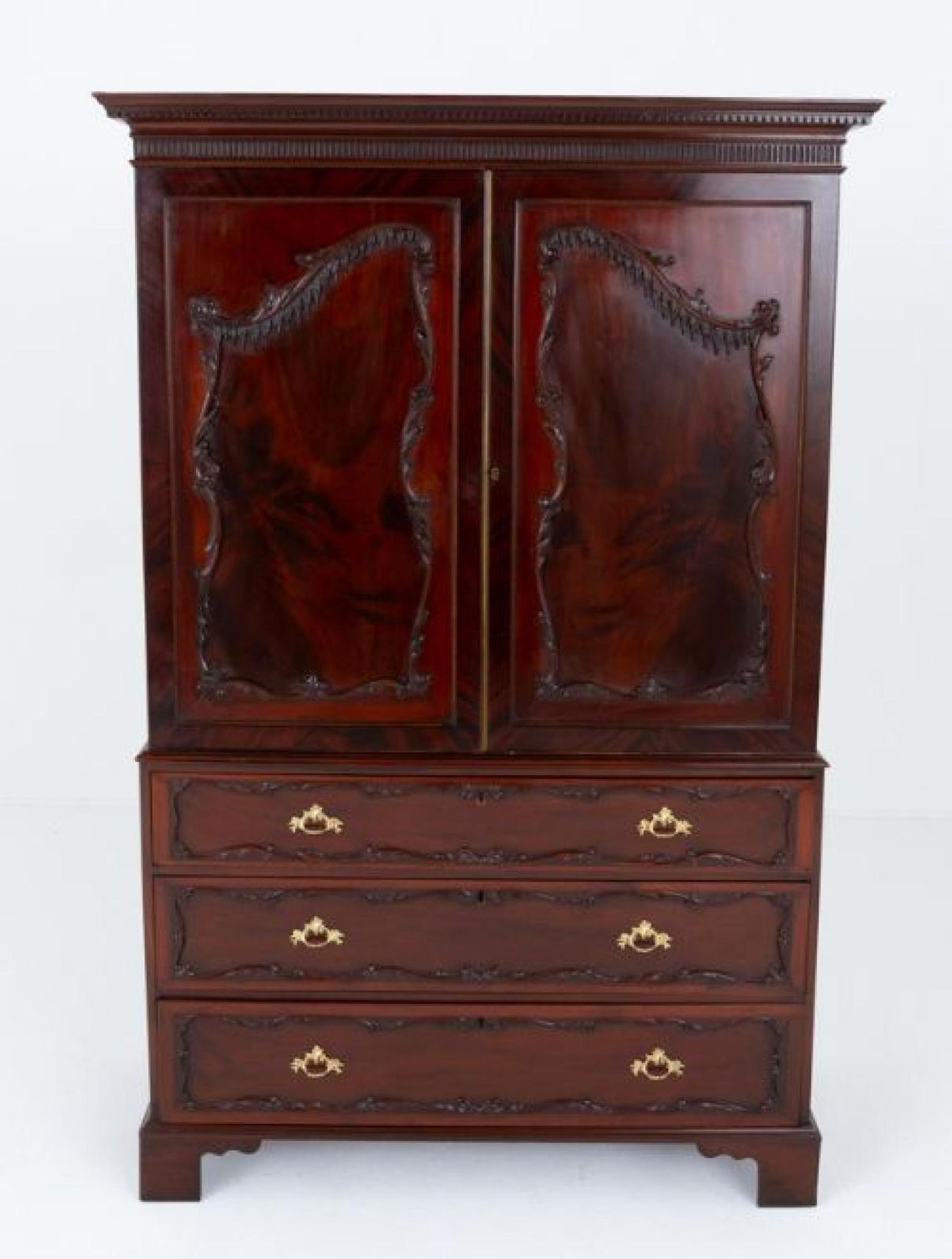 photo furniture Chippendale Linen Press Mahogany Wardrobe Cabinet 1860